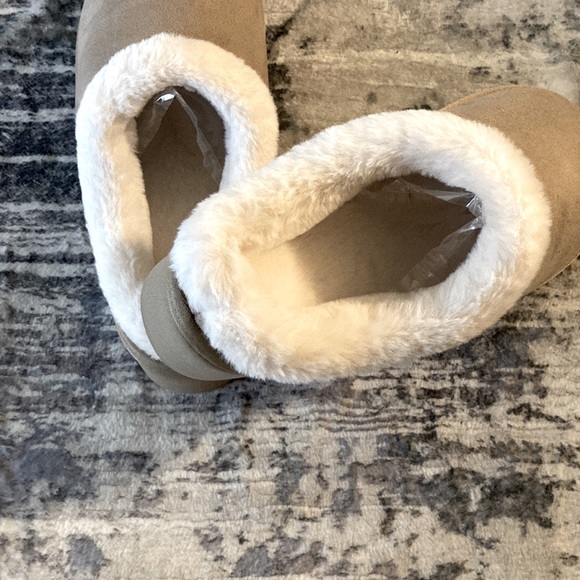 Women's Solid Color Platform Slippers with Fur Lining - Picture 5 of 8